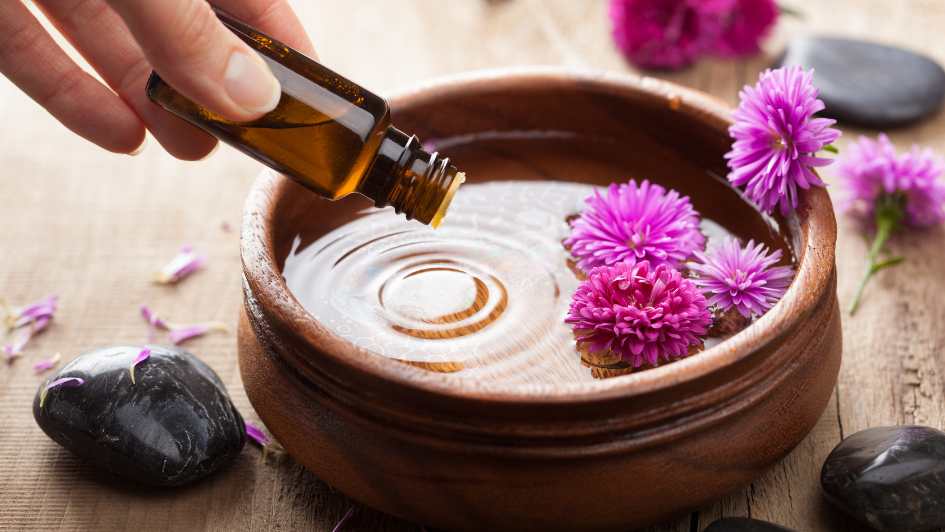 How to Use Essential Oils for Stomach Pain